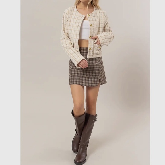 Fabulous Gold Button Plaid Tweed Jacket - Picture 5 of 6